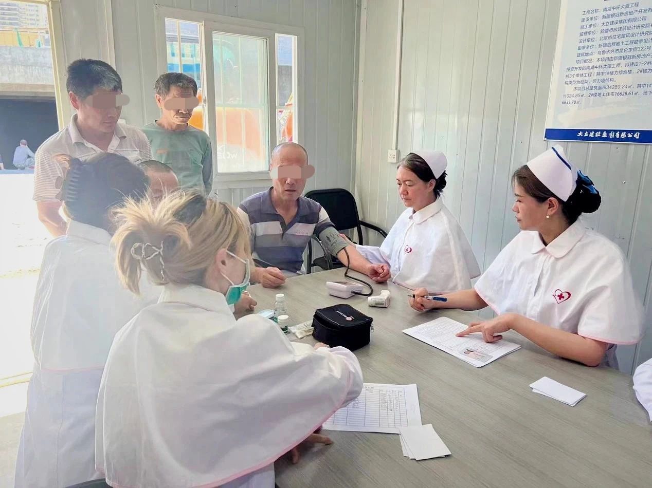 【义诊活动】暖心义诊进工地 情系工人护健康心