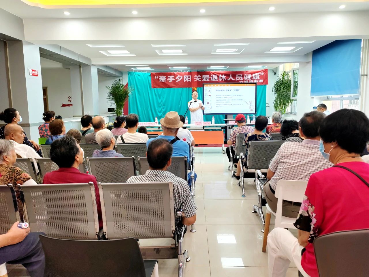 【义诊活动】援疆专家下基层 服务百姓零距离