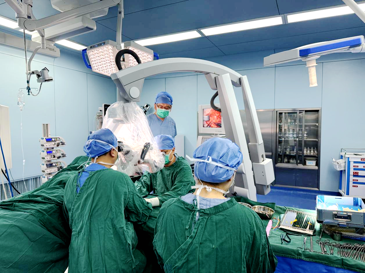 医疗动态丨突破技术壁垒 重塑肢体功能—我院成功完成“高选择性上肢周围神经缩窄术联合正中神经移植术”